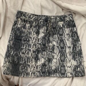 Zara Black and Gray Snake Print Mini Skirt